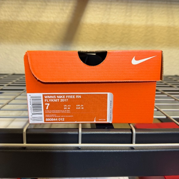 Nike Free Run Flyknit 2017 (Women’s Size 7) - Picture 3 of 3